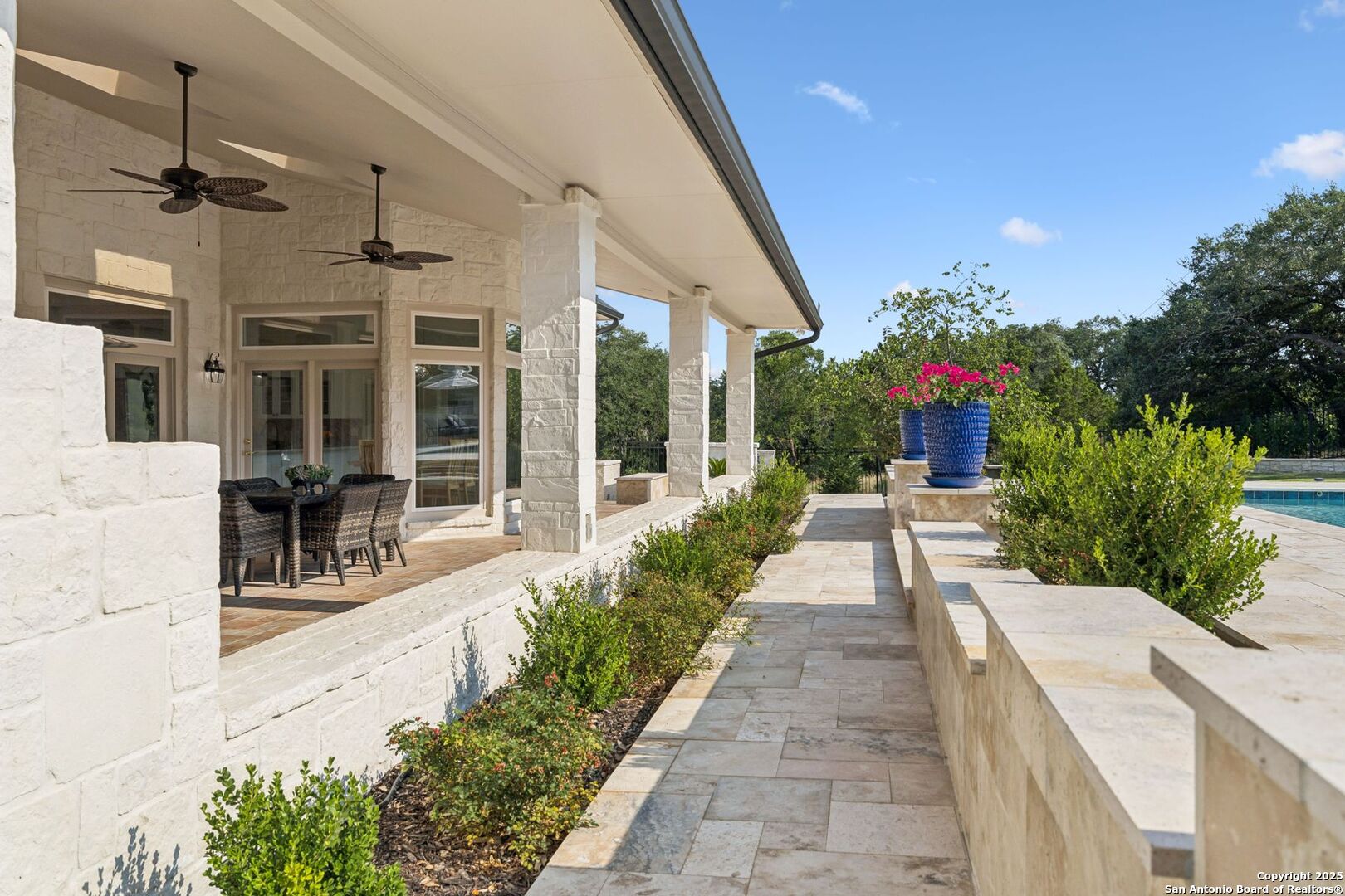 16 Highgate Dr
