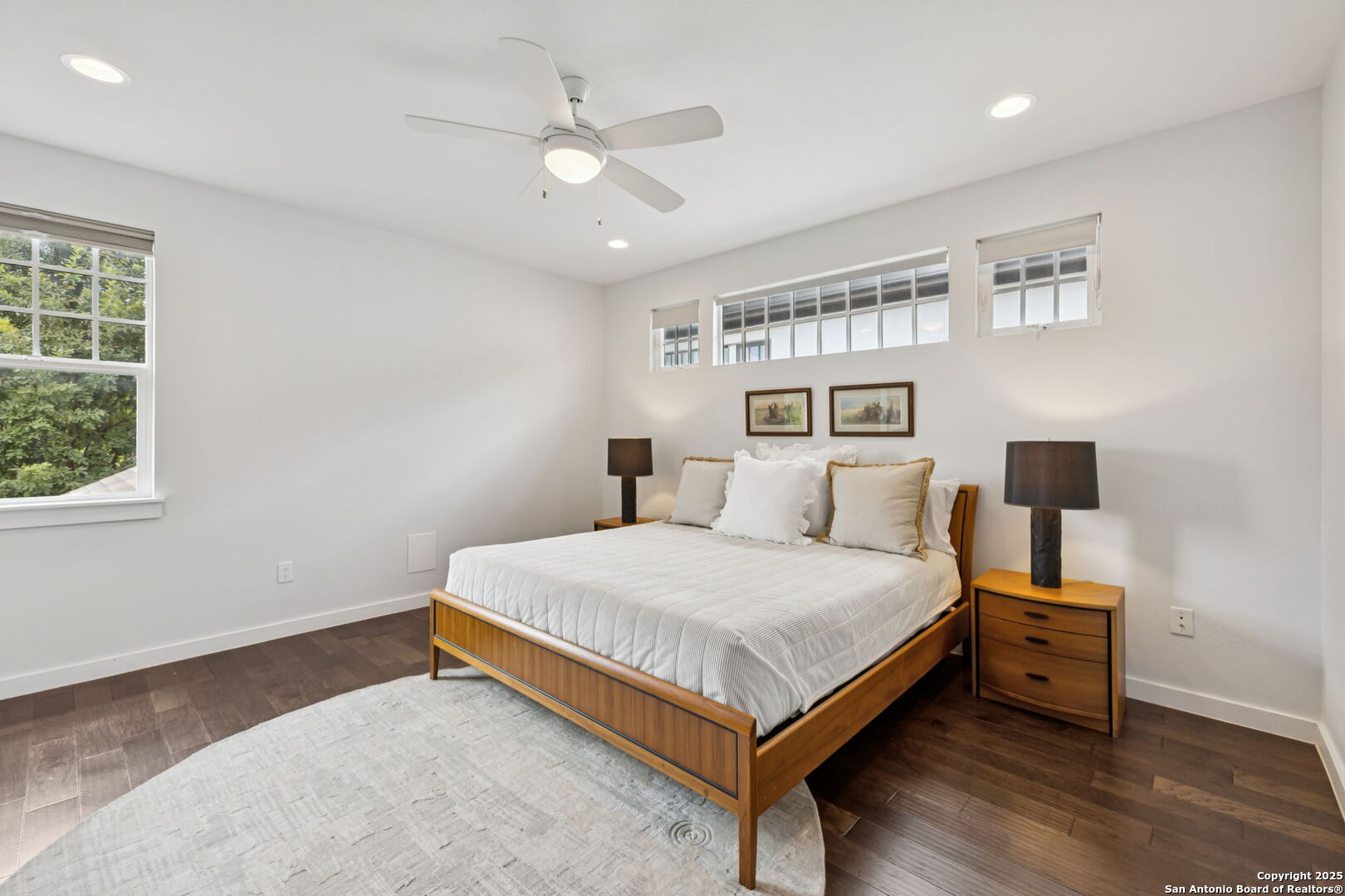 440 E Olmos Dr
