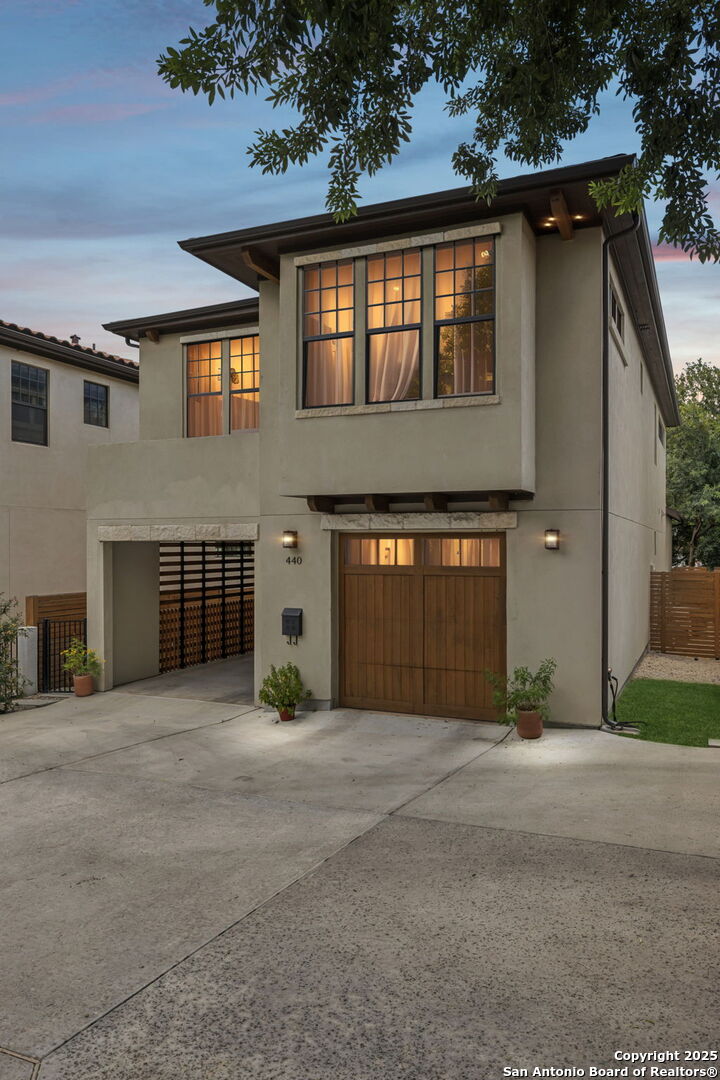 440 E Olmos Dr