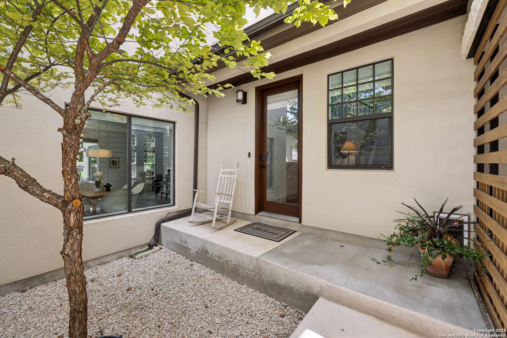 440 E Olmos Dr