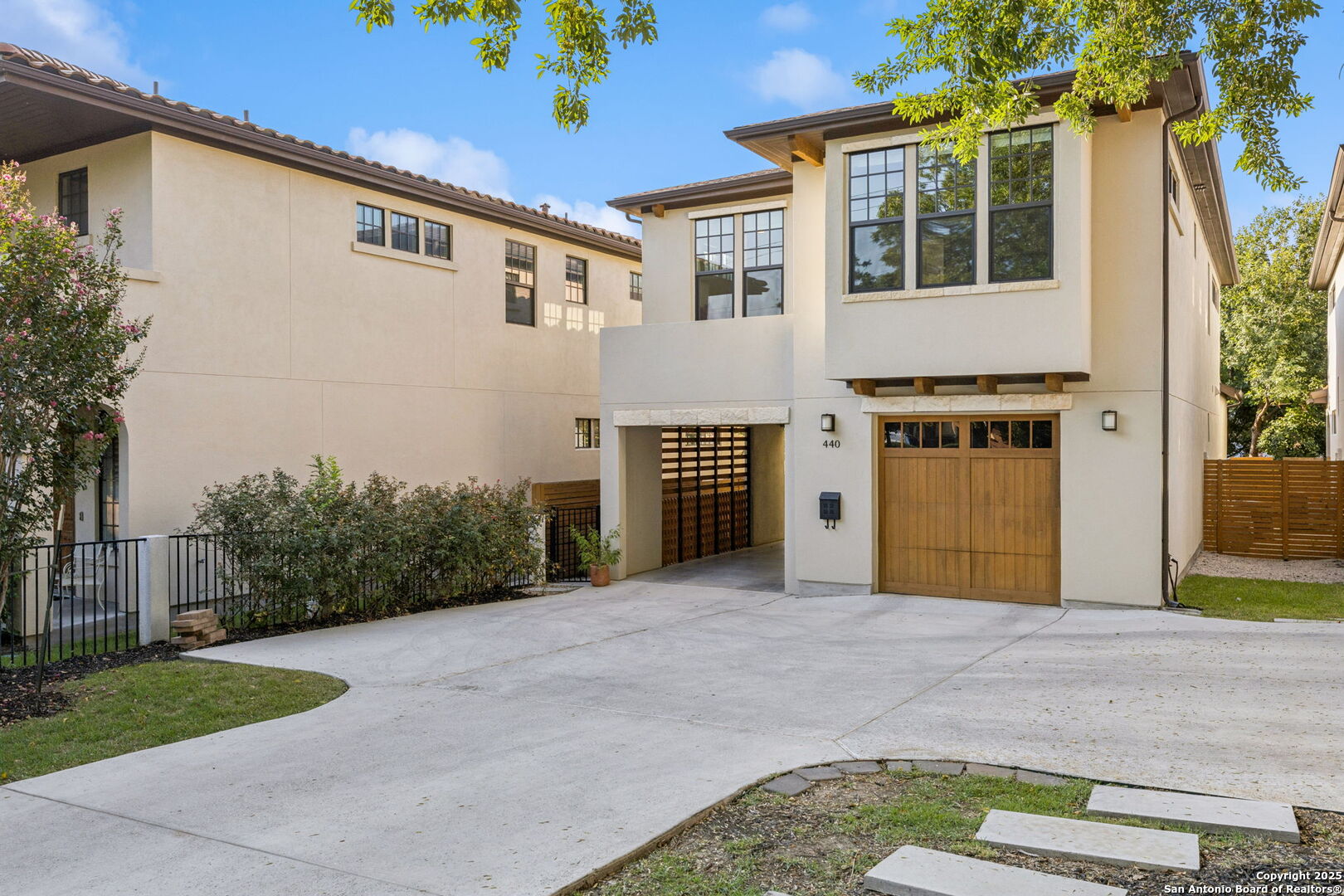 440 E Olmos Dr