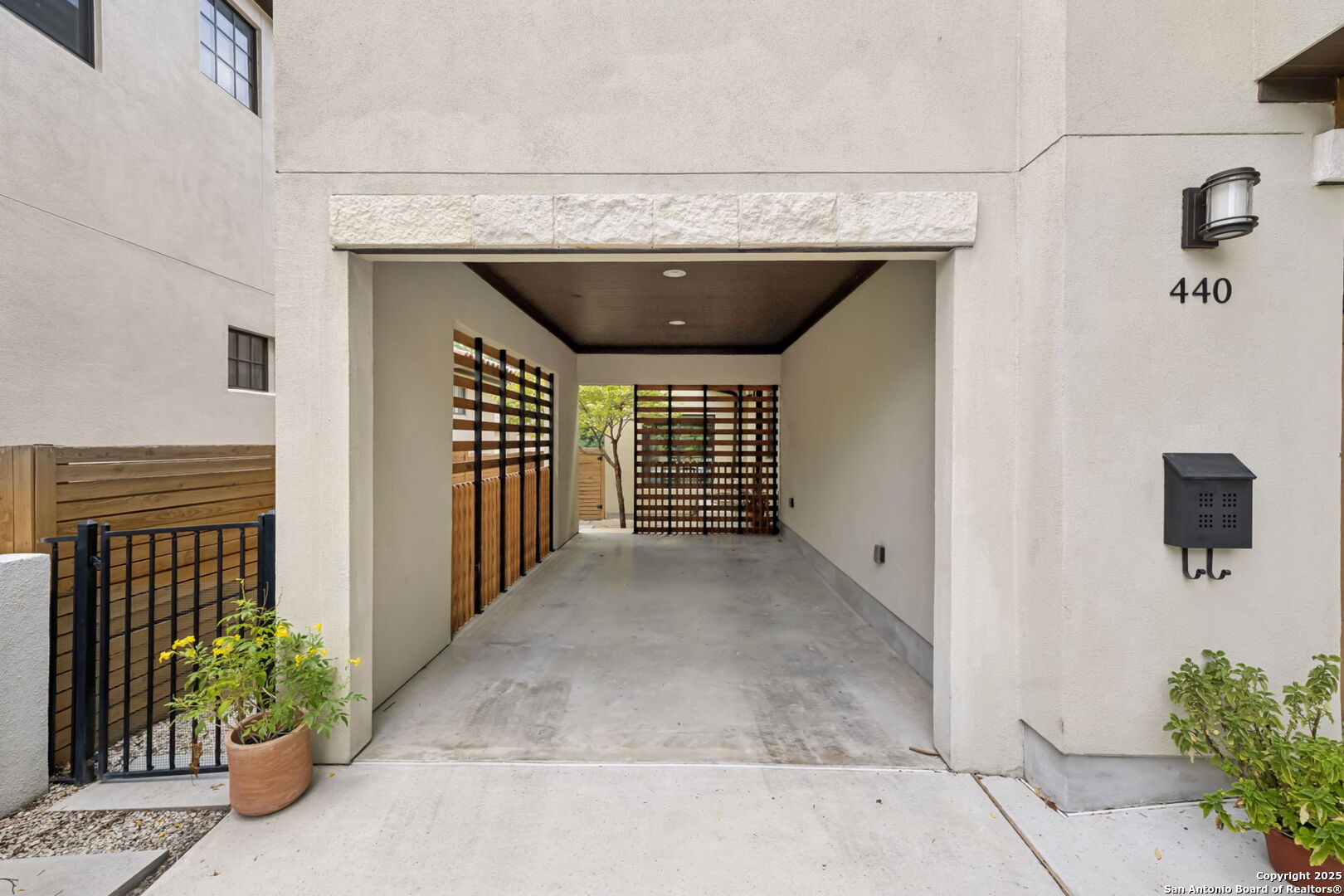 440 E Olmos Dr