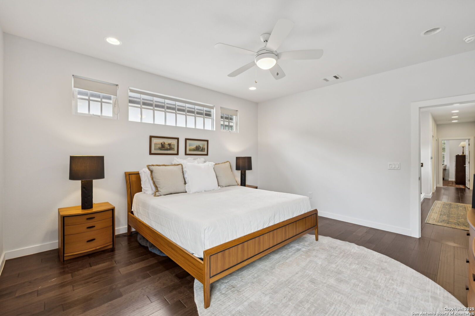440 E Olmos Dr