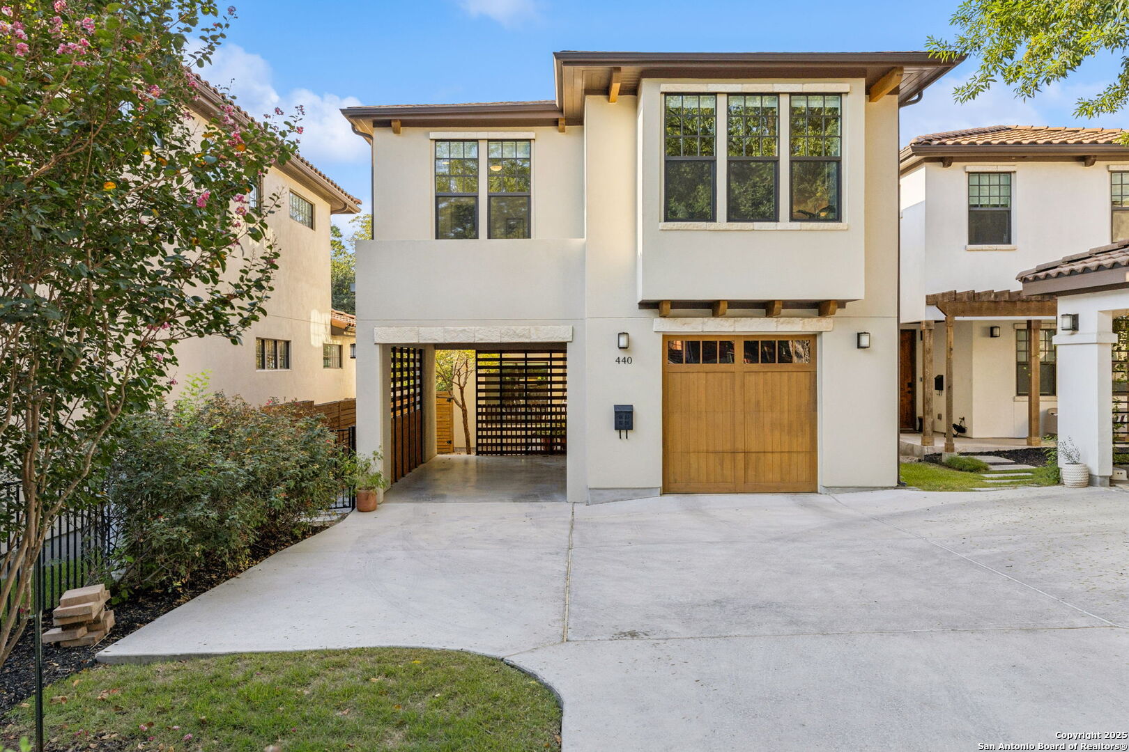 440 E Olmos Dr