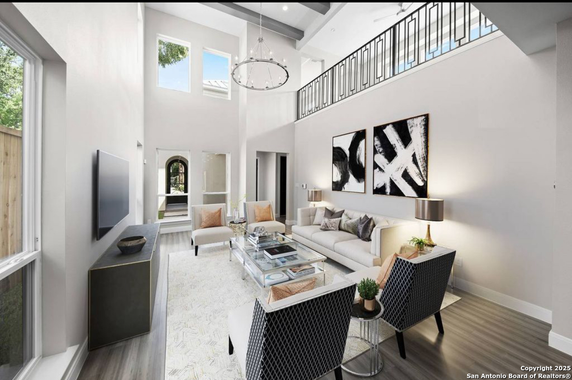212 E Melrose