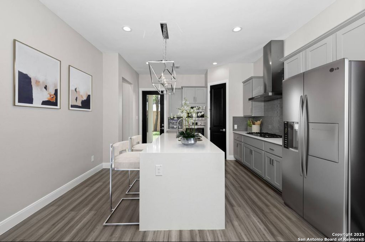 212 E Melrose