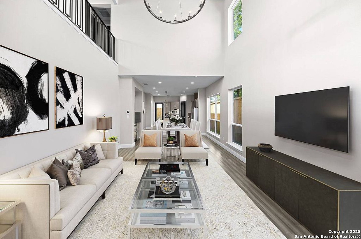 212 E Melrose