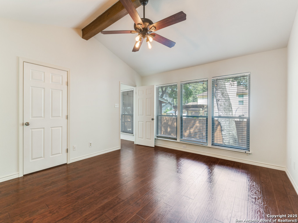 13739 Oak Pebble