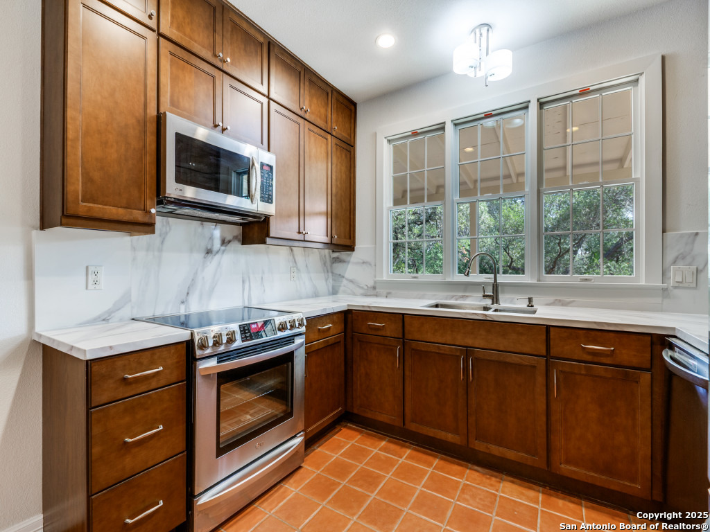 14811 Willow Moss St