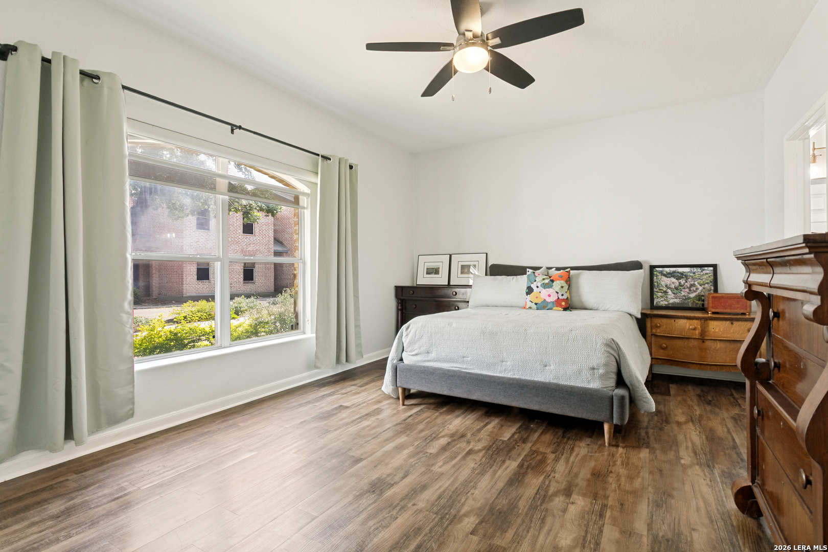 142 Oakwell Farms Pkwy Unit: 142