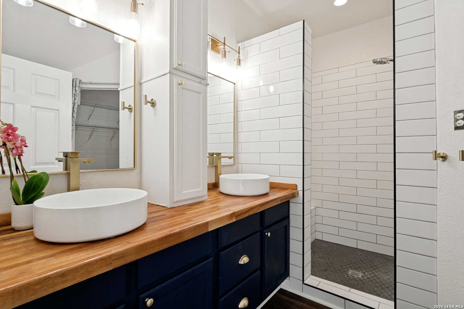 142 Oakwell Farms Pkwy Unit: 142