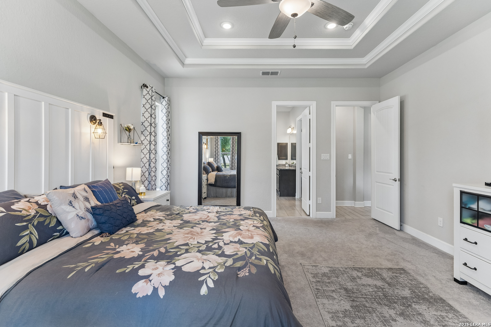 527 James Way