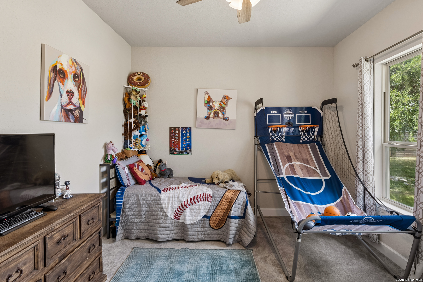 527 James Way