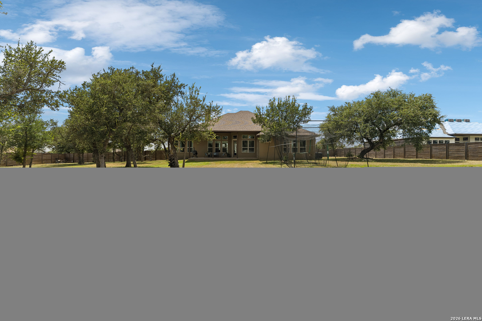 527 James Way