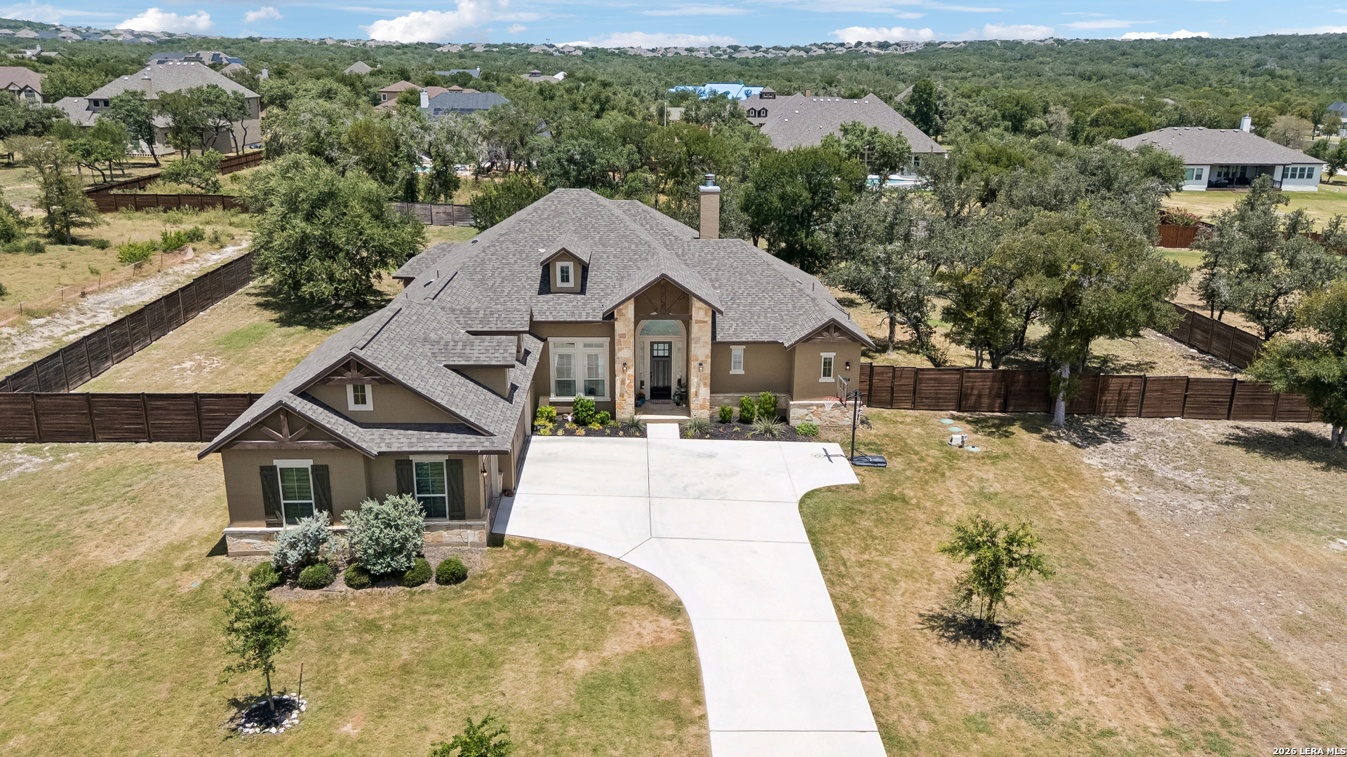 527 James Way