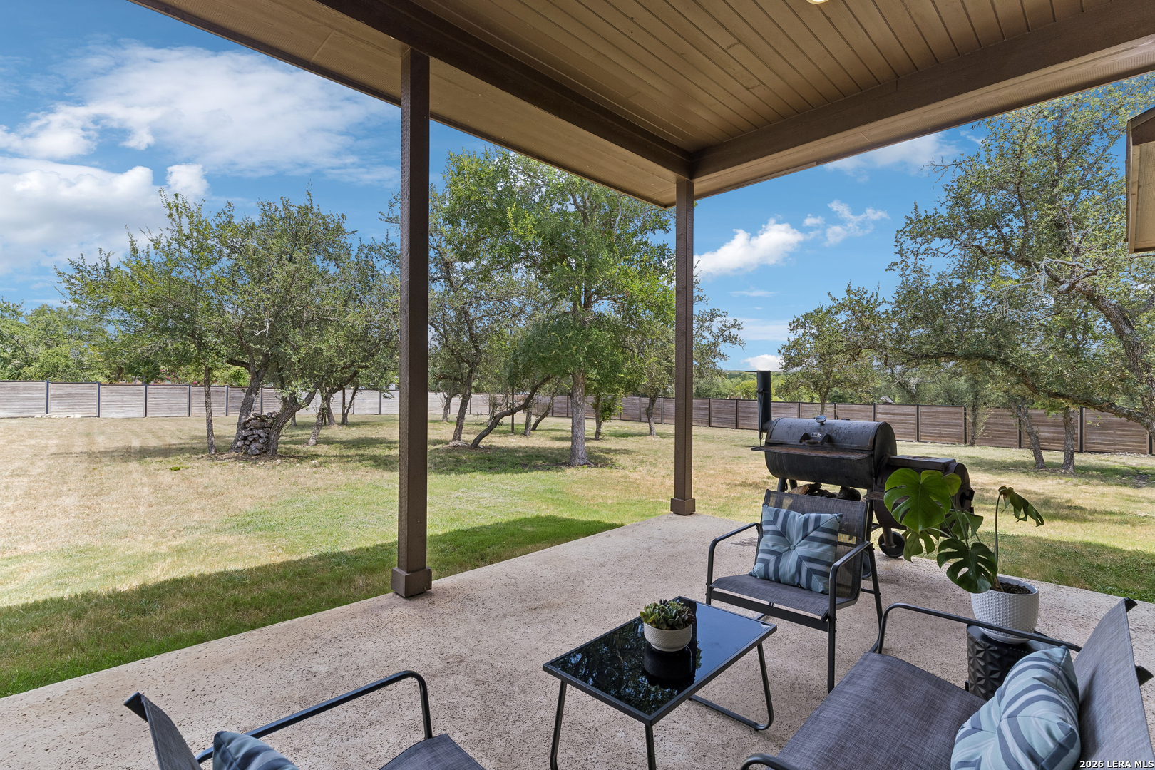 527 James Way