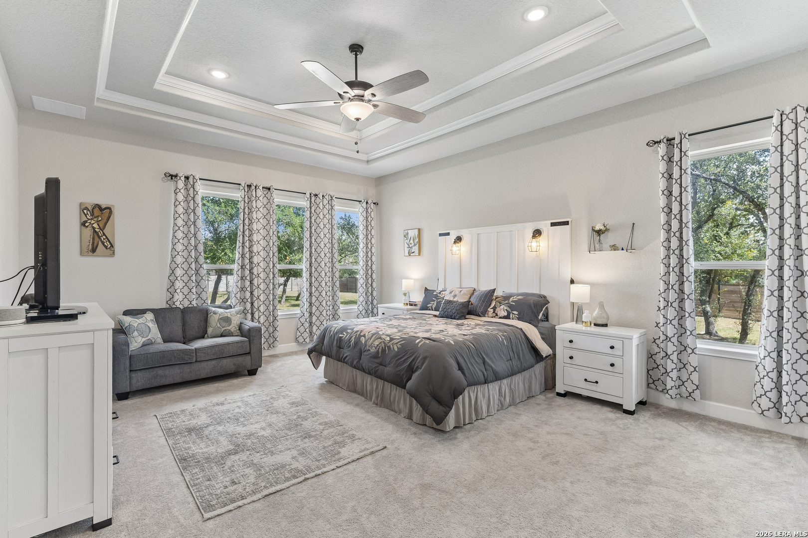 527 James Way