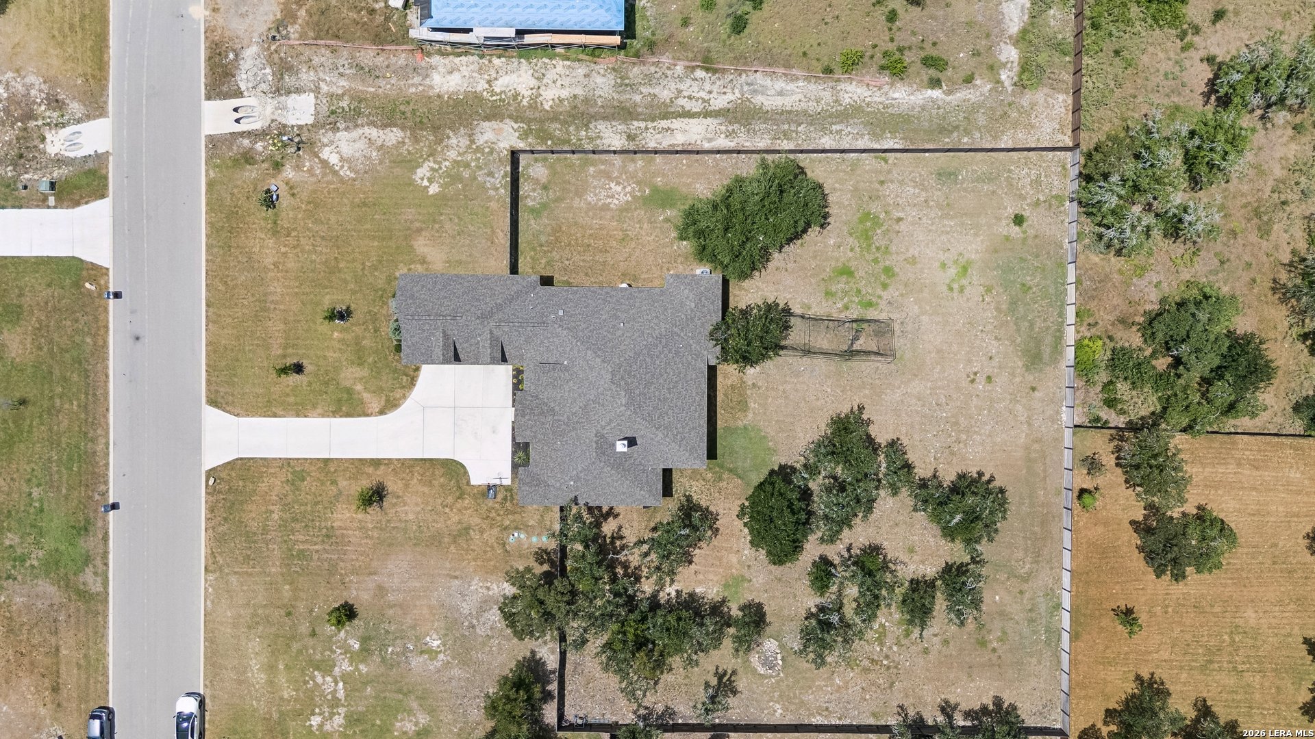 527 James Way