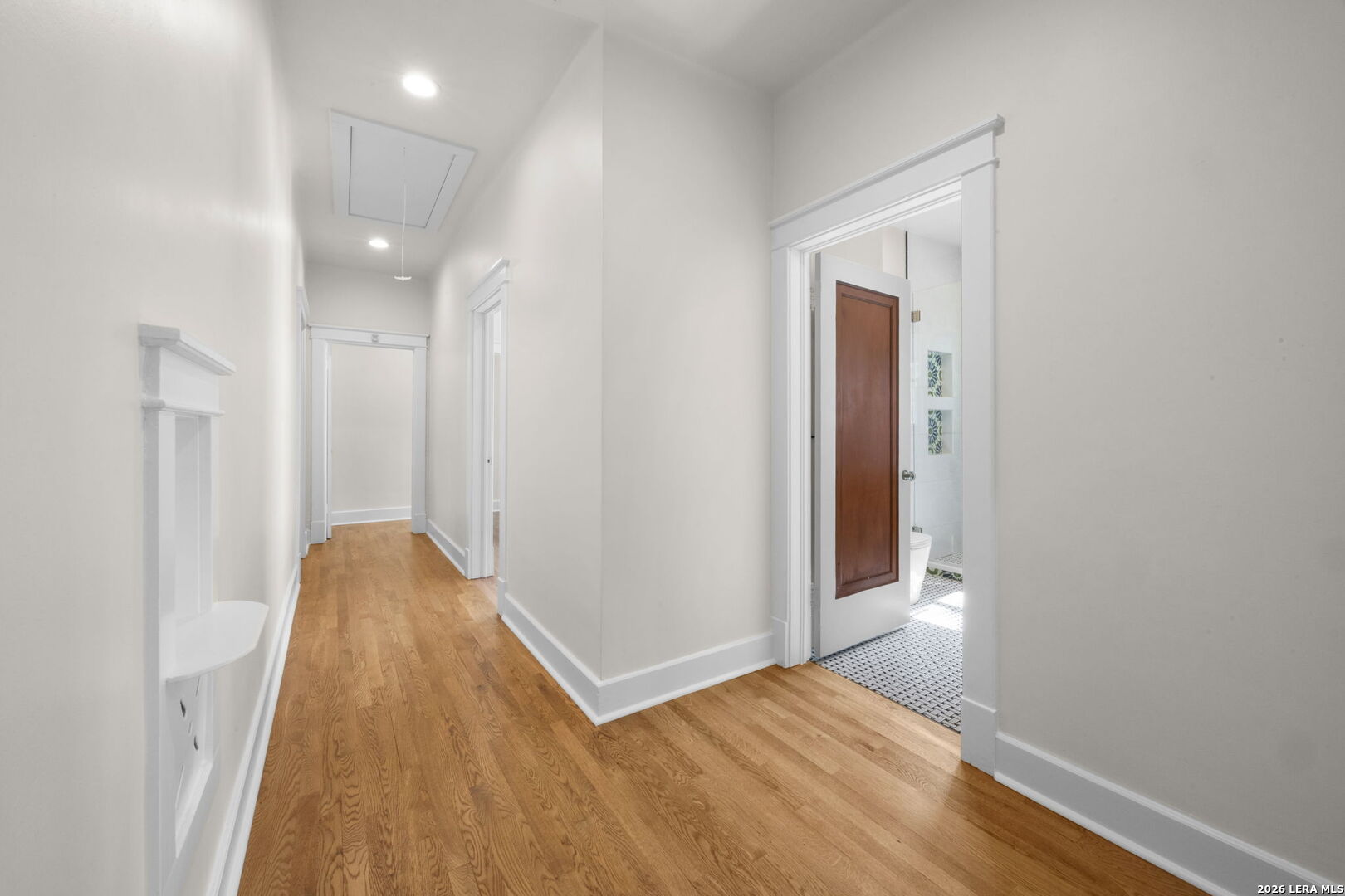 1943 W MAGNOLIA AVE