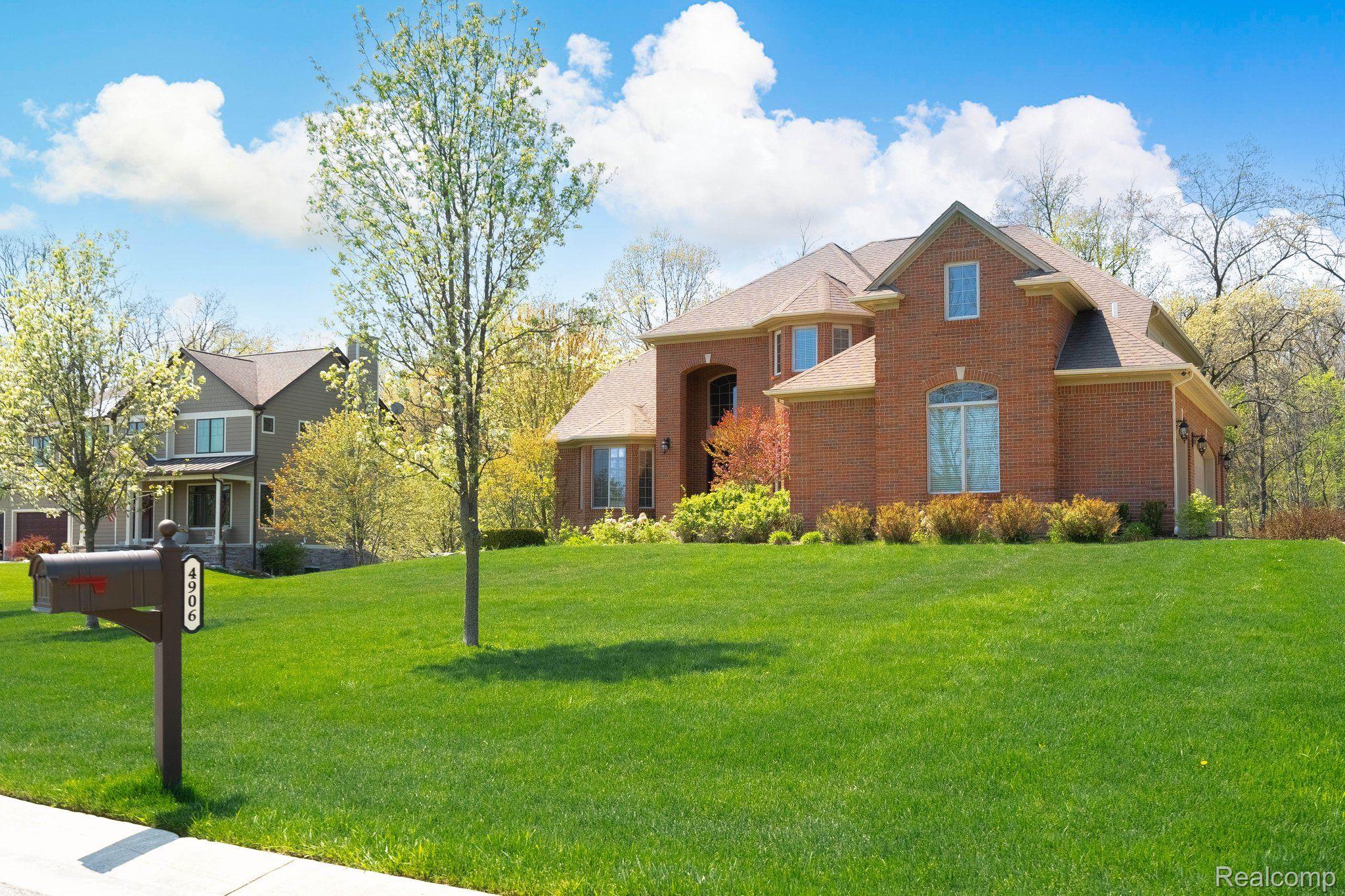 4906 Stonehenge Drive