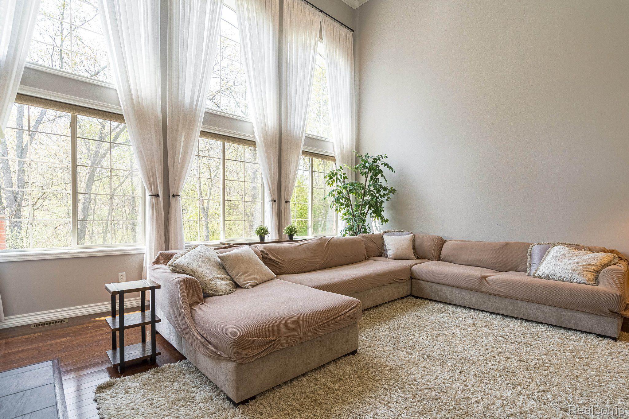 4906 Stonehenge Drive