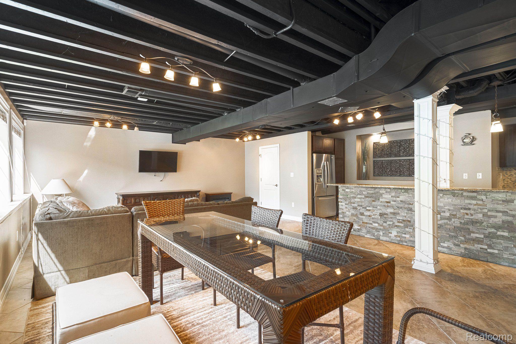 4906 Stonehenge Drive