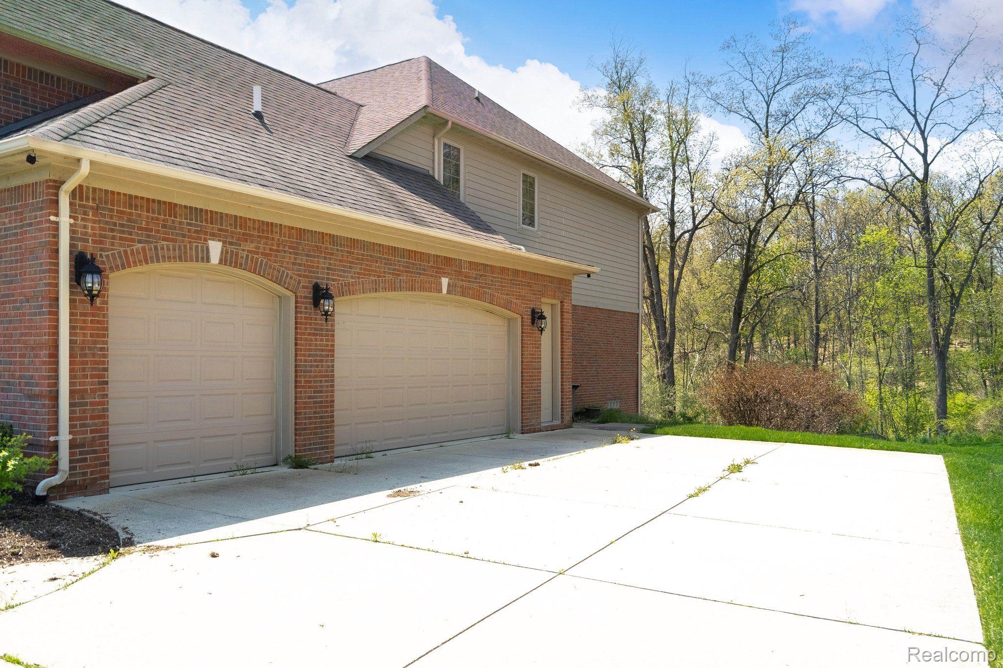 4906 Stonehenge Drive