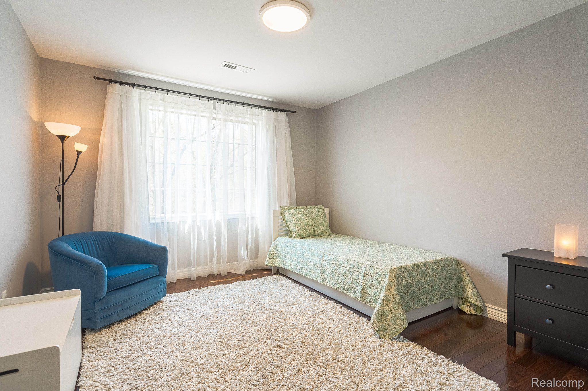 4906 Stonehenge Drive