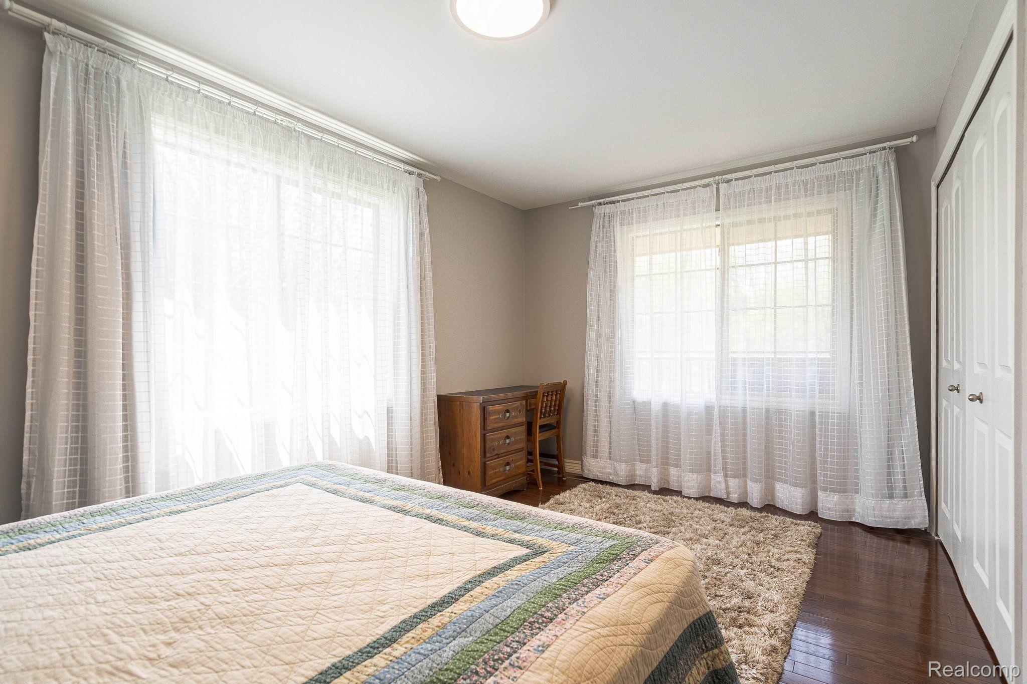 4906 Stonehenge Drive