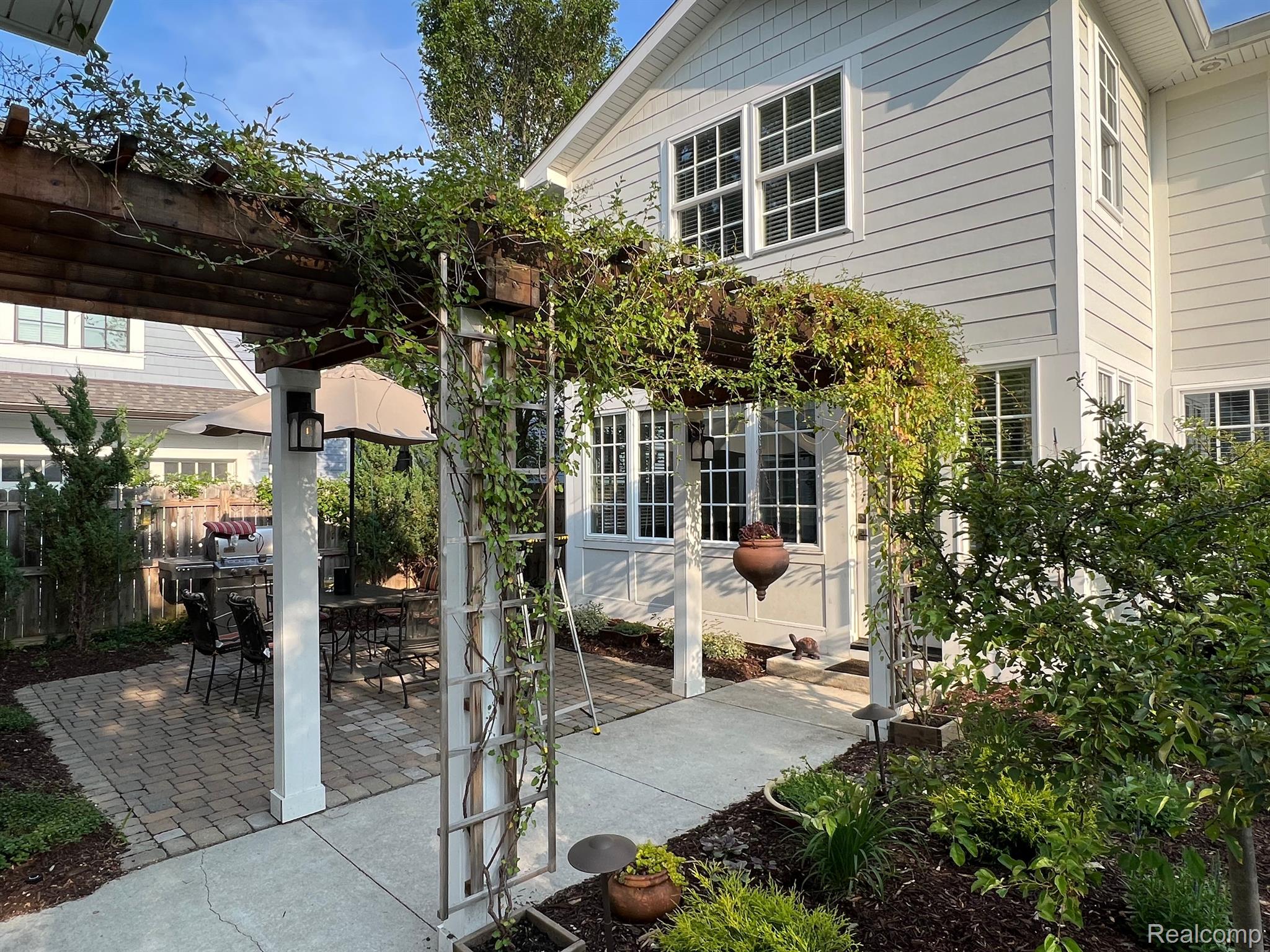 1854 WINTHROP Lane