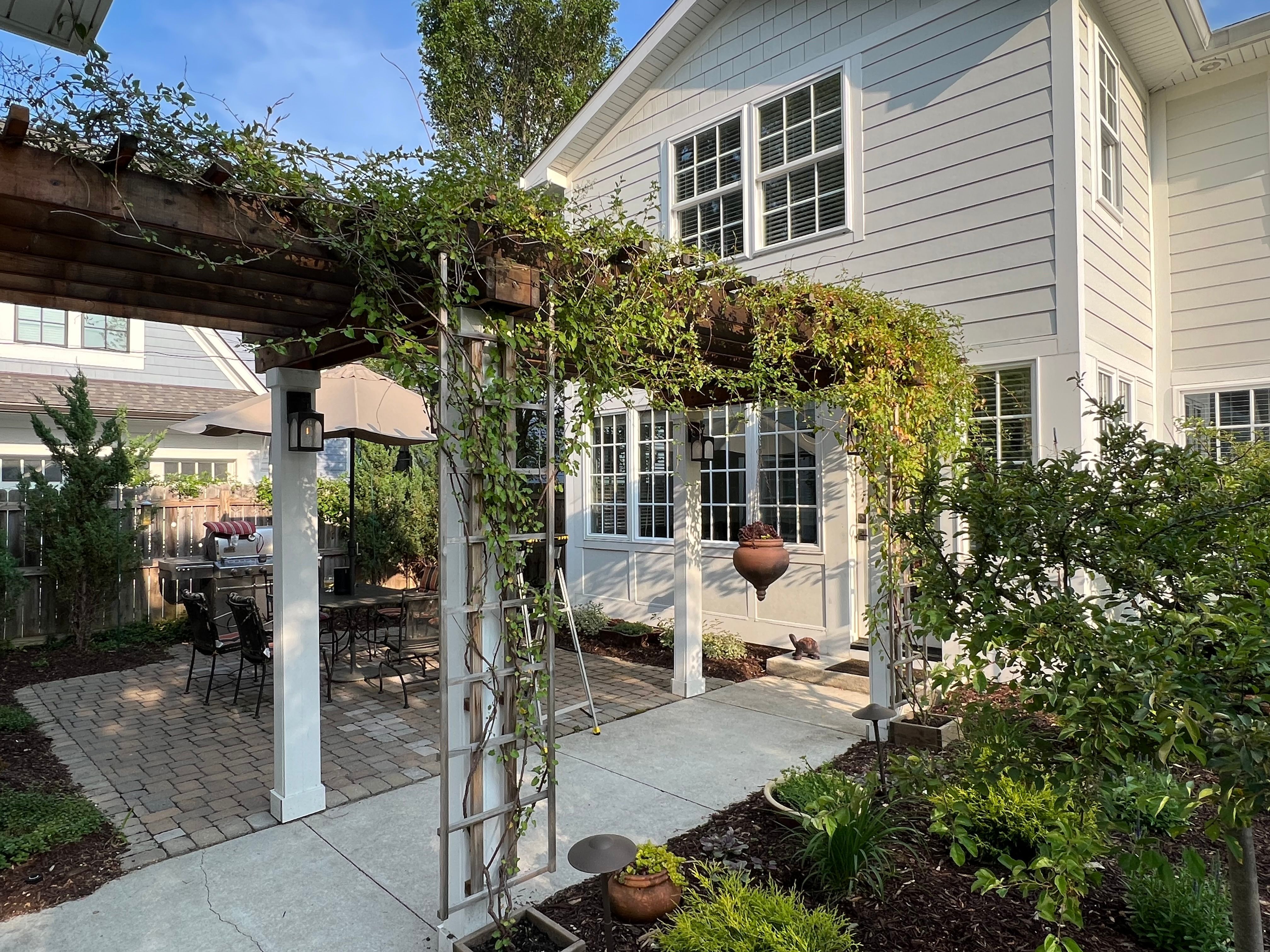 1854 WINTHROP Lane