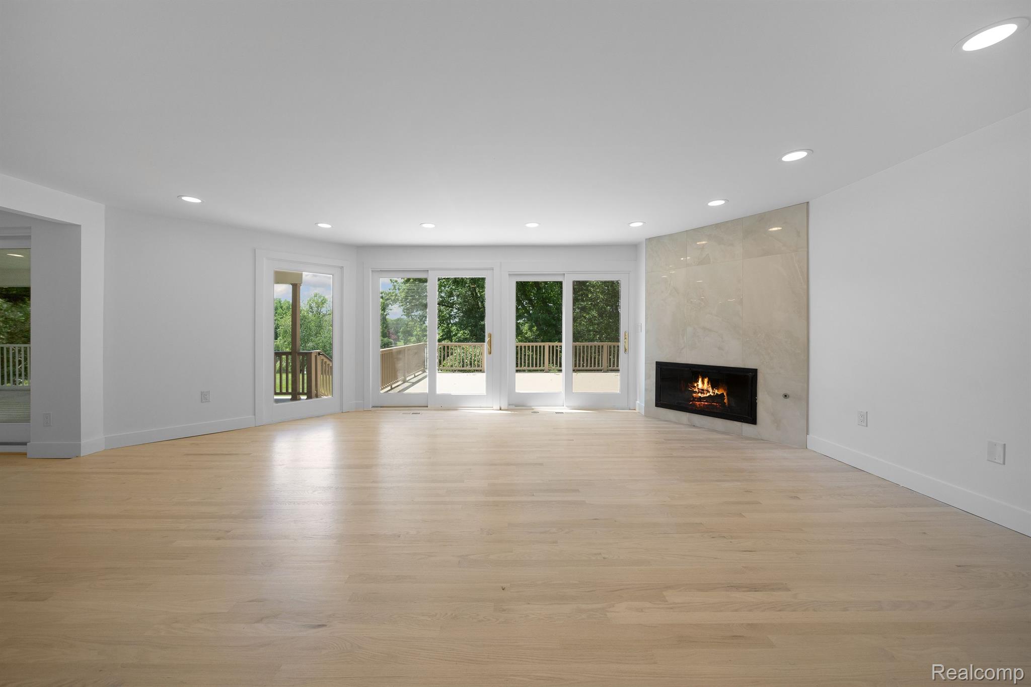 1935 HILLWOOD Drive