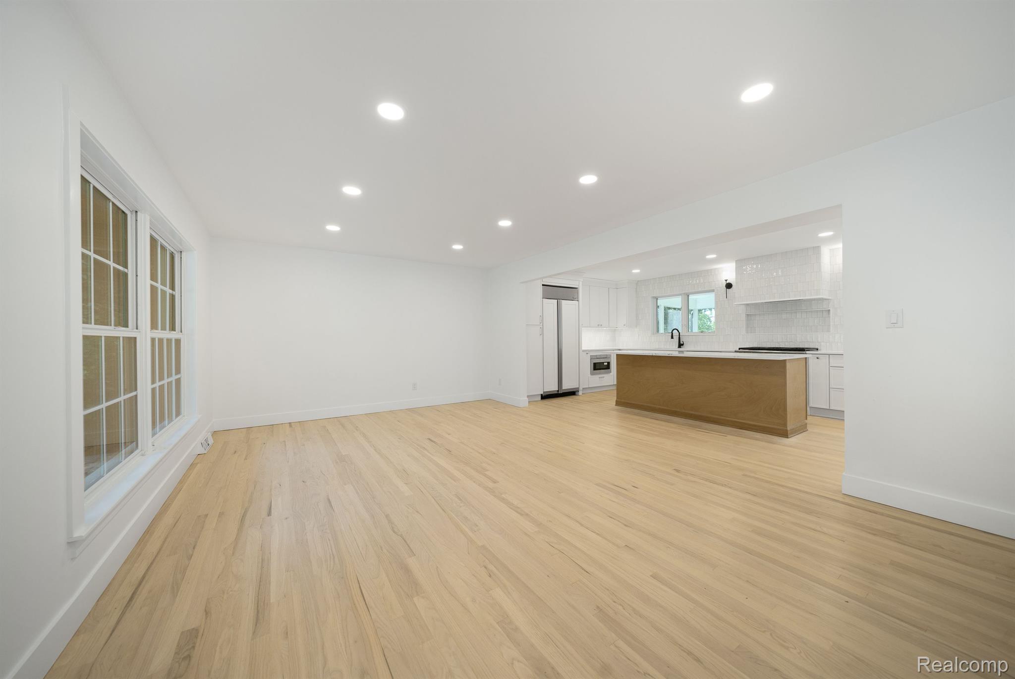 1935 HILLWOOD Drive