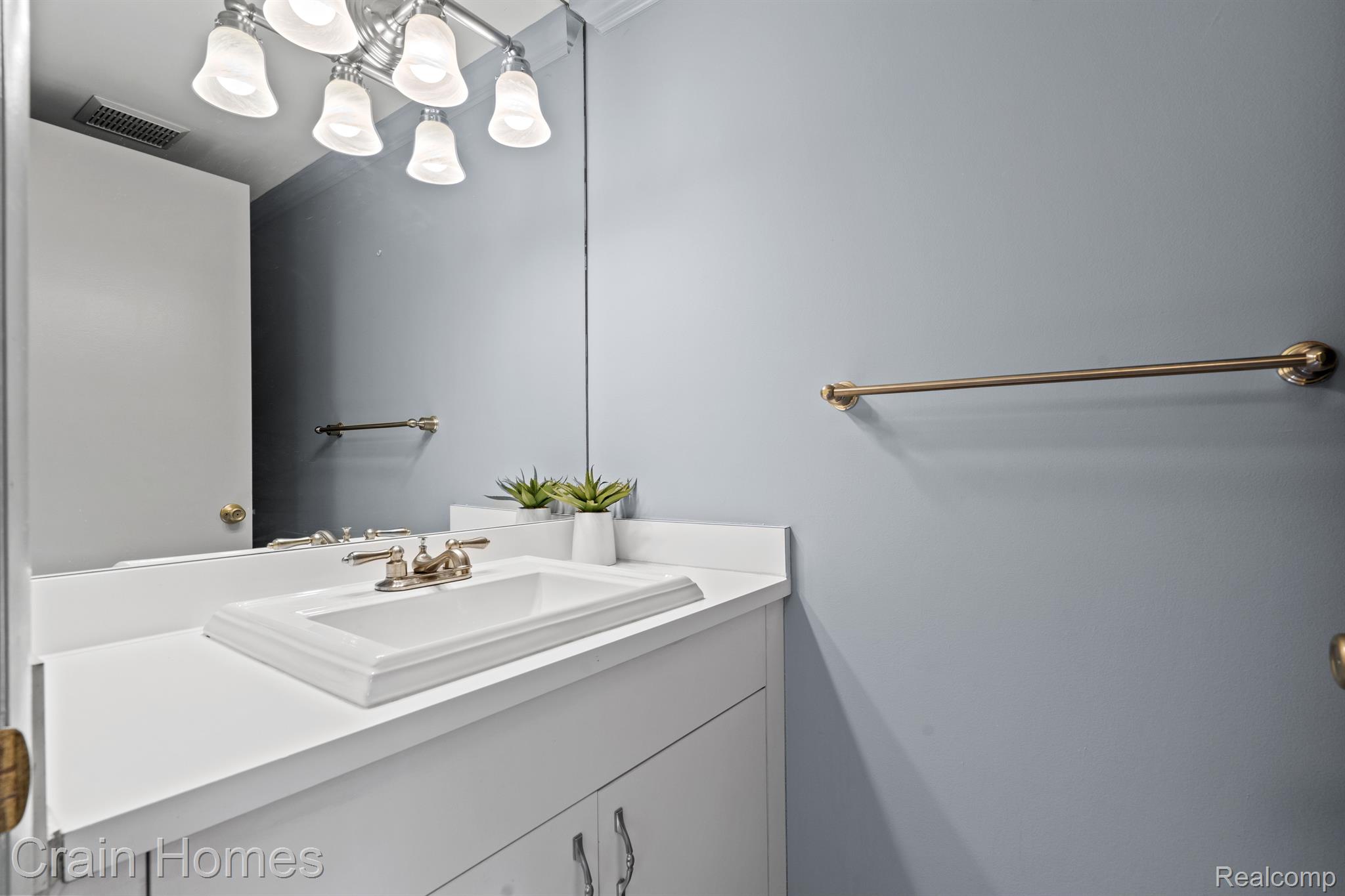 1057 N OLD WOODWARD Avenue