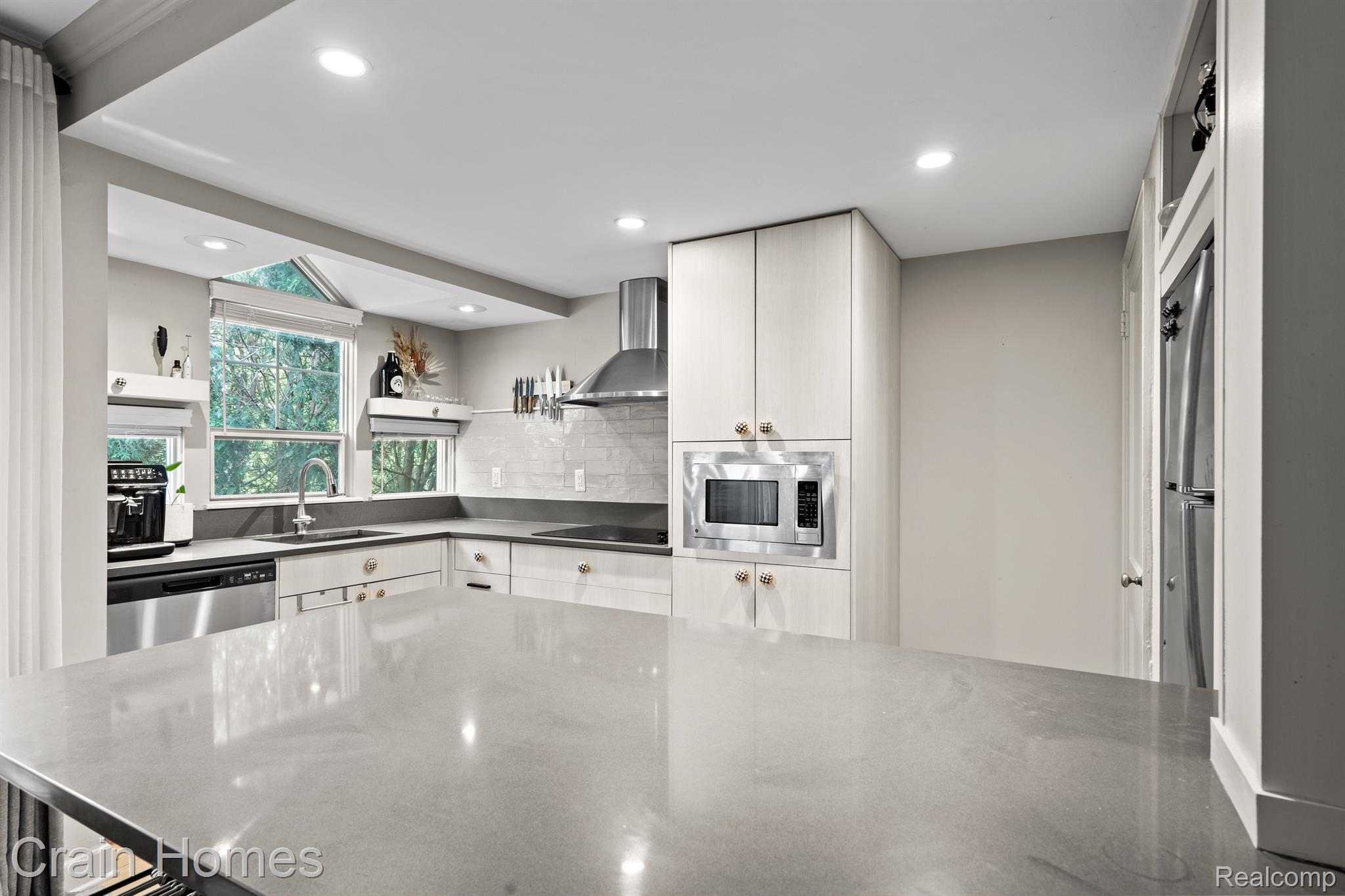 1057 N OLD WOODWARD Avenue