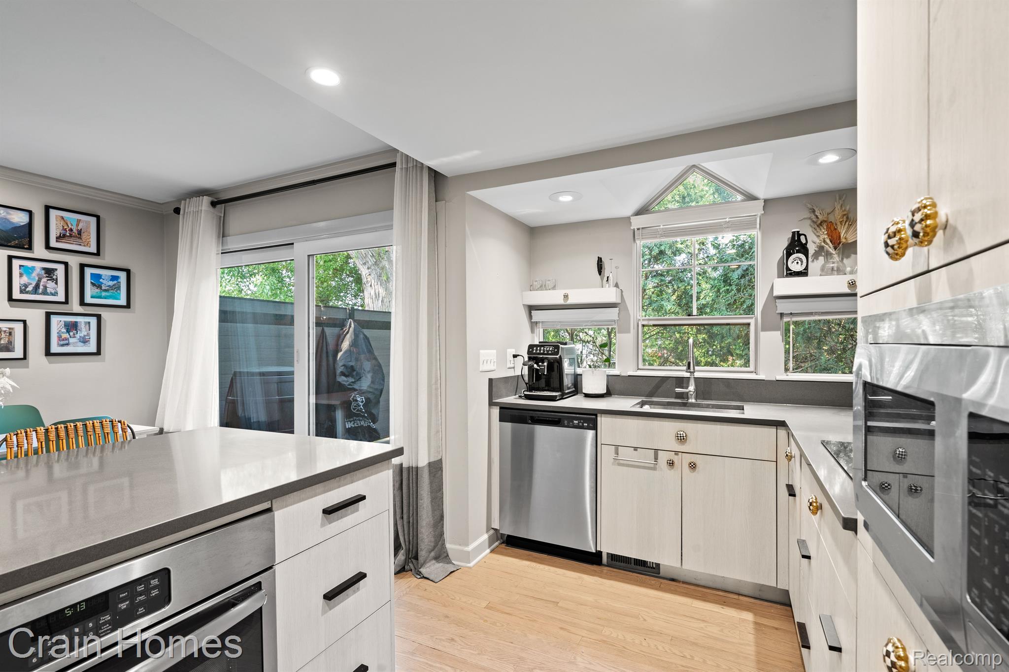 1057 N OLD WOODWARD Avenue