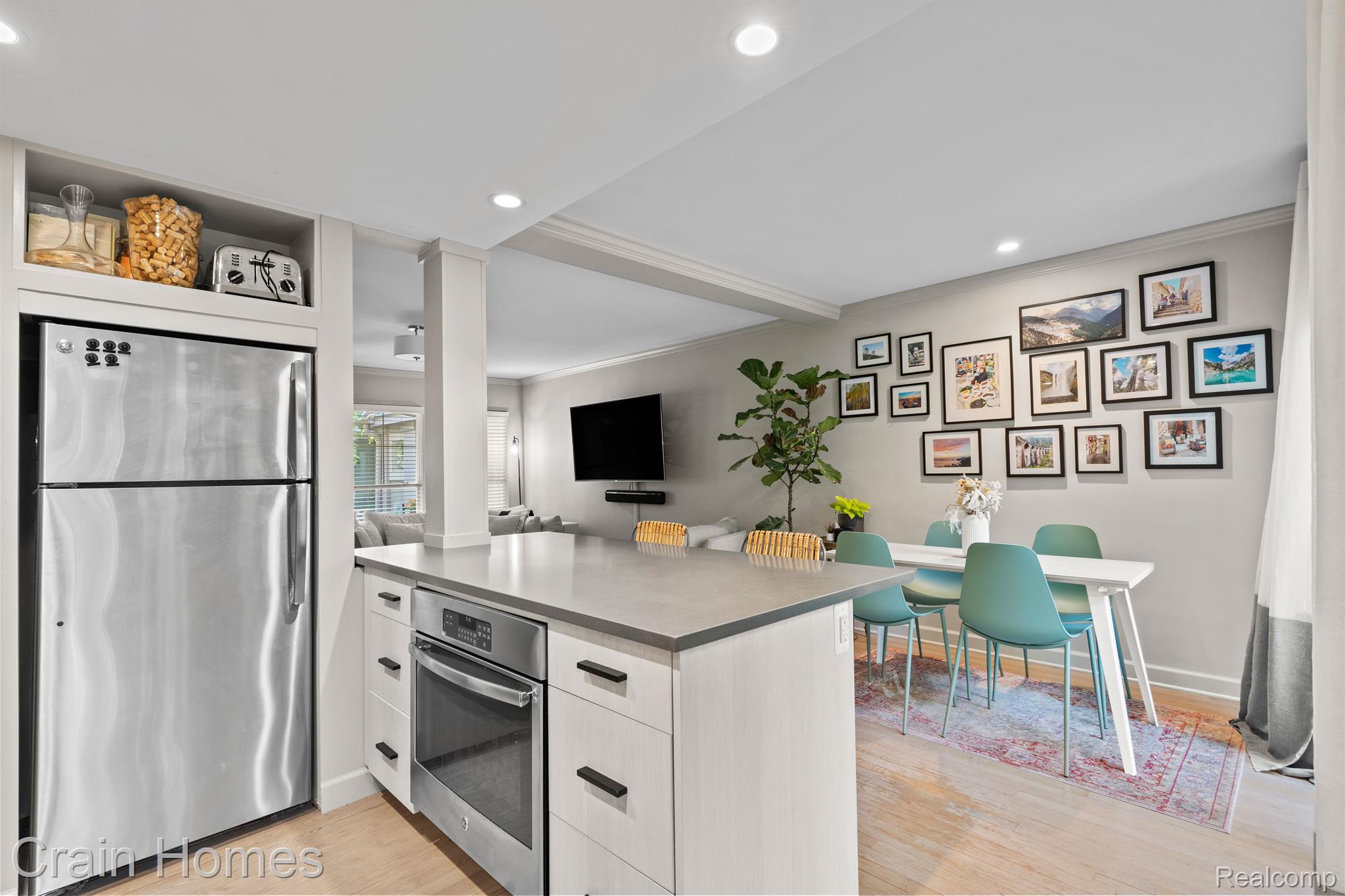 1057 N OLD WOODWARD Avenue