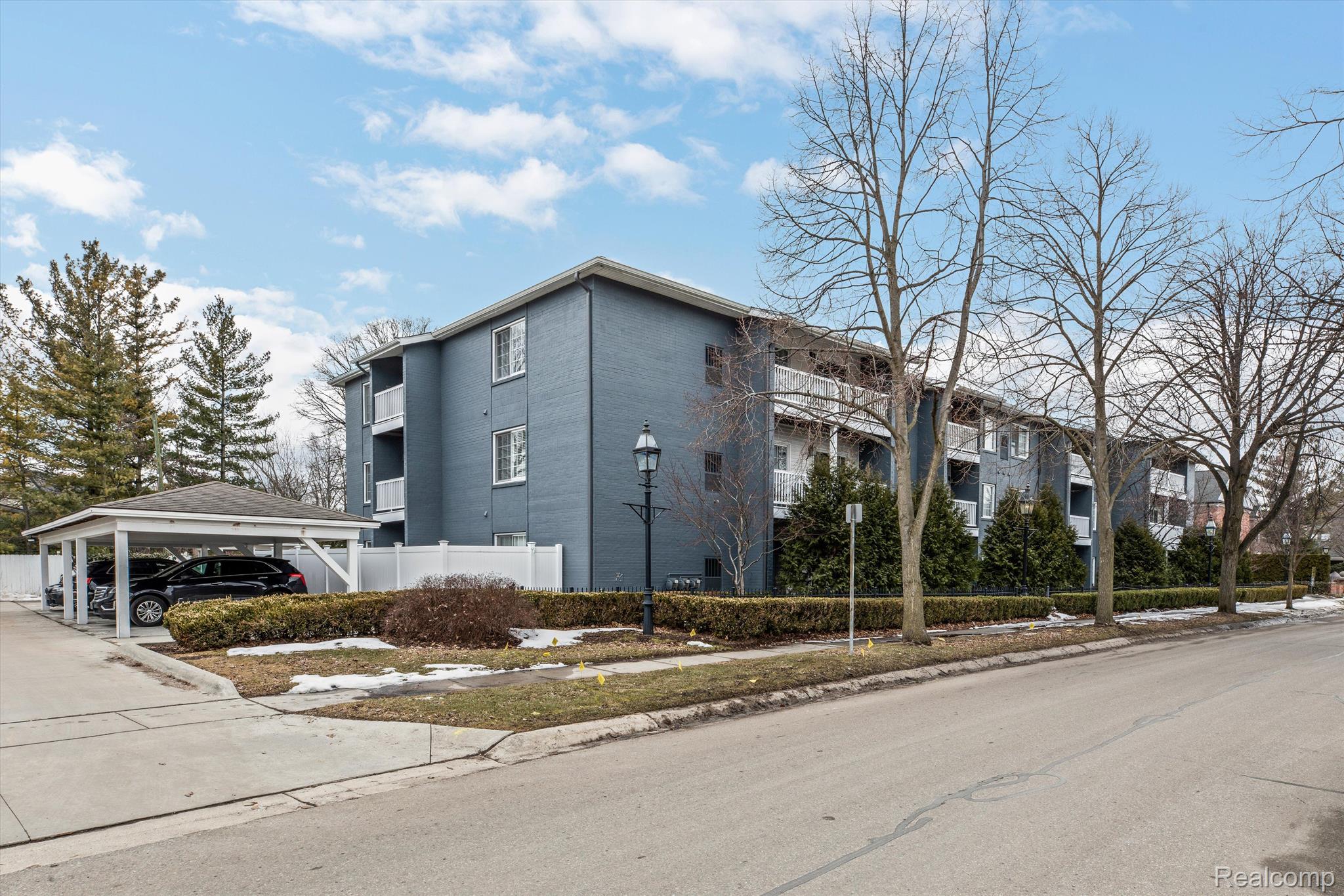 662 PURDY Street 102