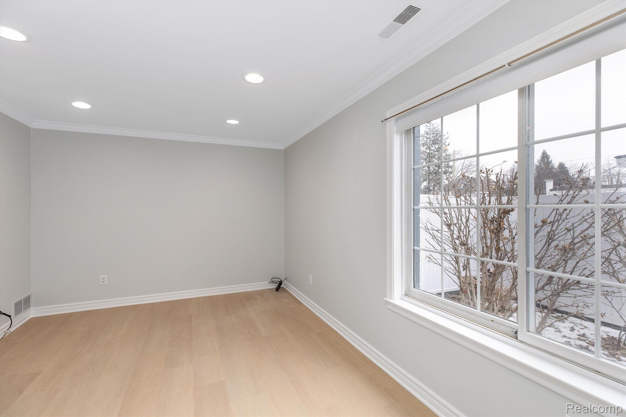 662 PURDY Street 102