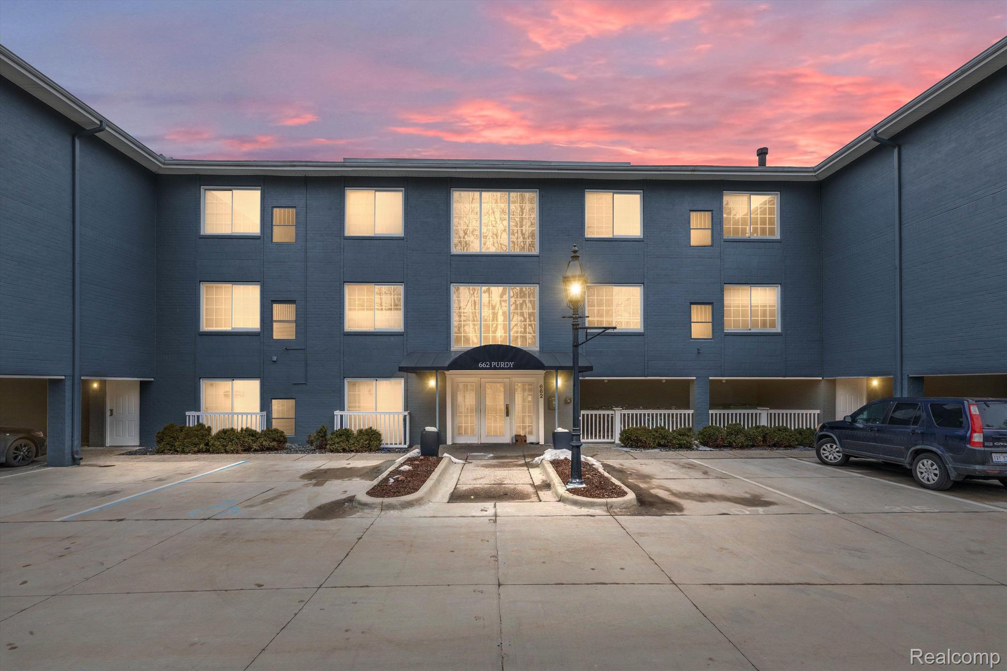 662 PURDY Street 102