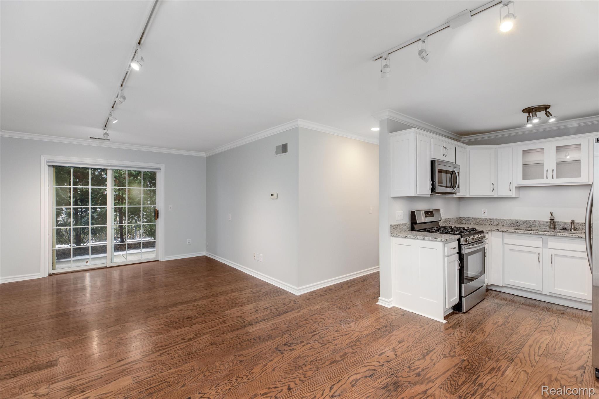 662 PURDY Street 102