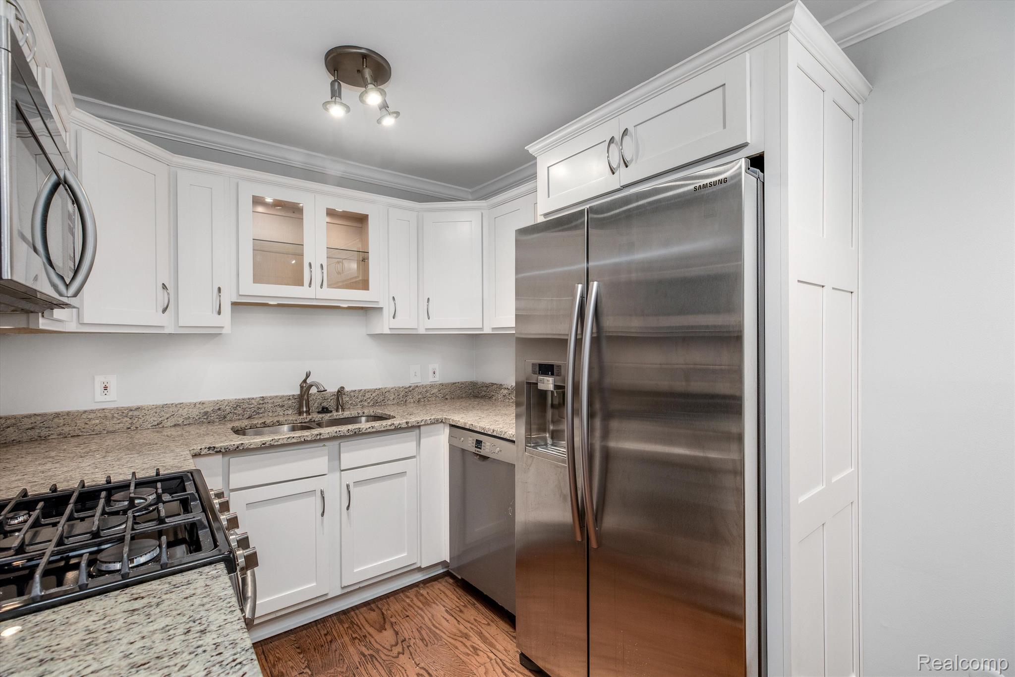 662 PURDY Street 102