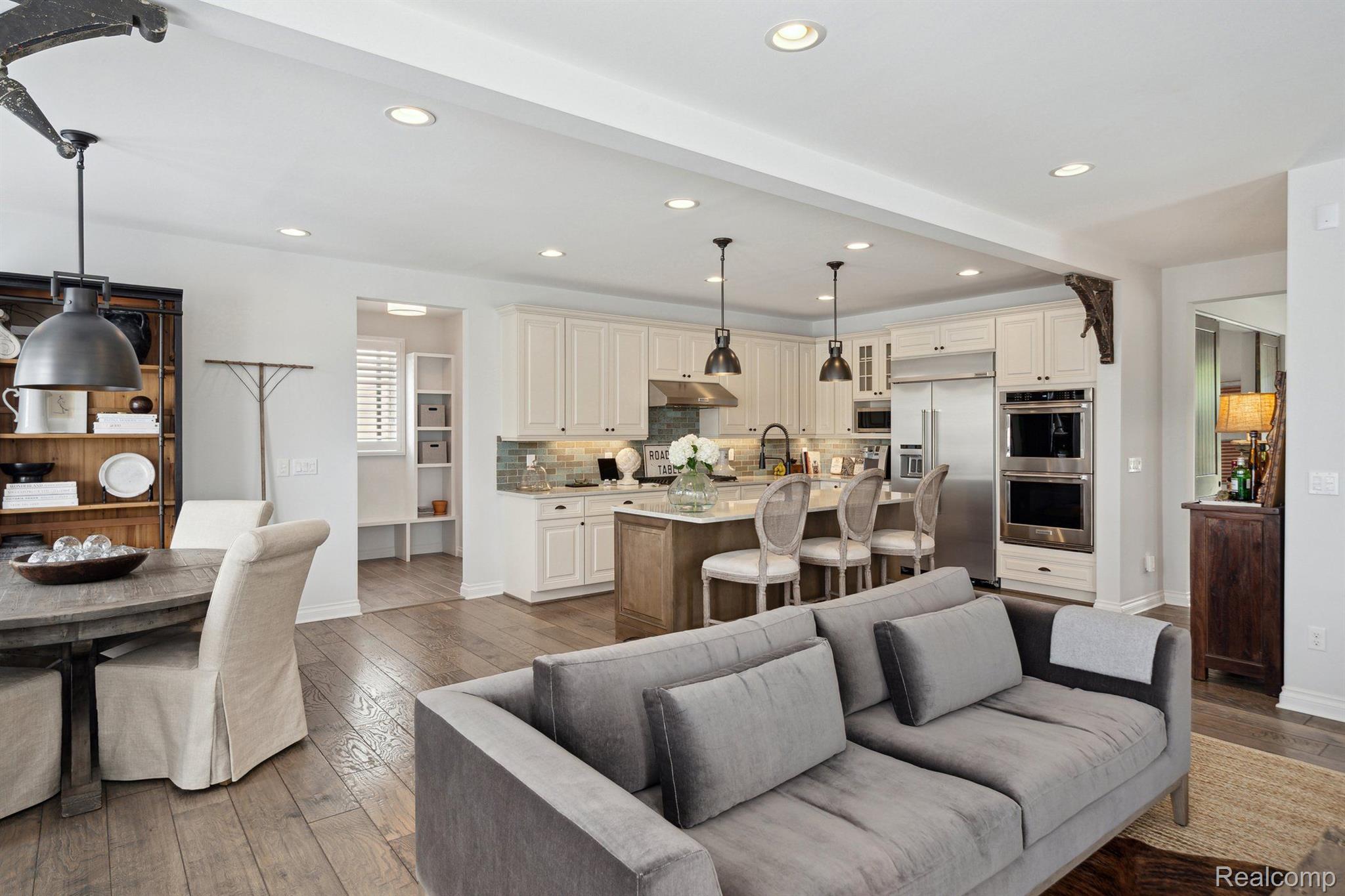 1992 SHIPMAN Boulevard