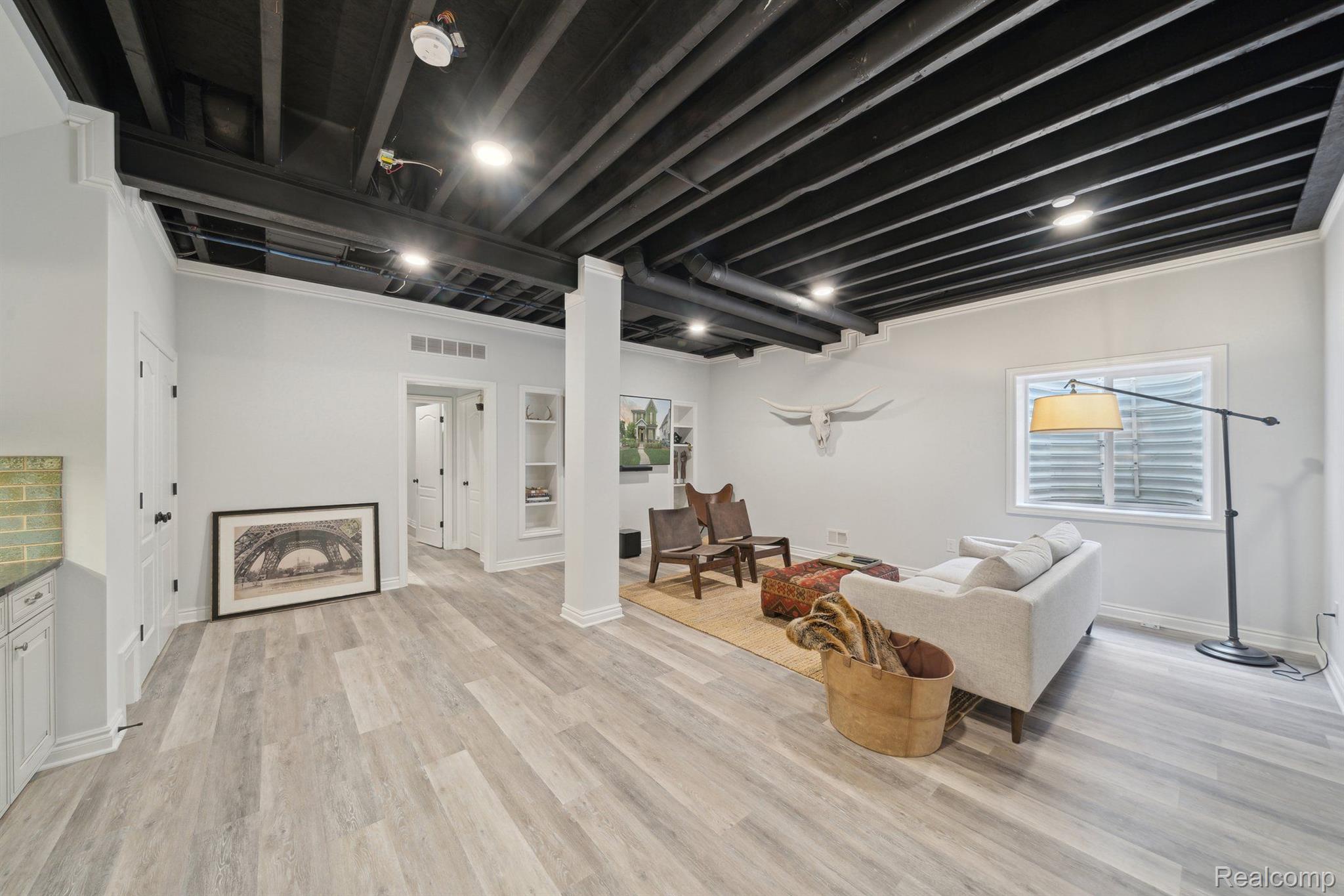 1992 SHIPMAN Boulevard