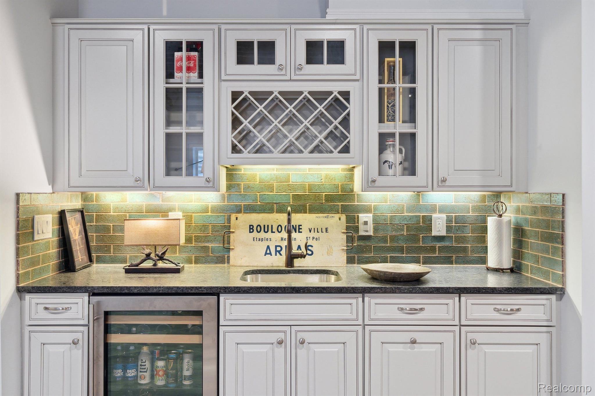 1992 SHIPMAN Boulevard