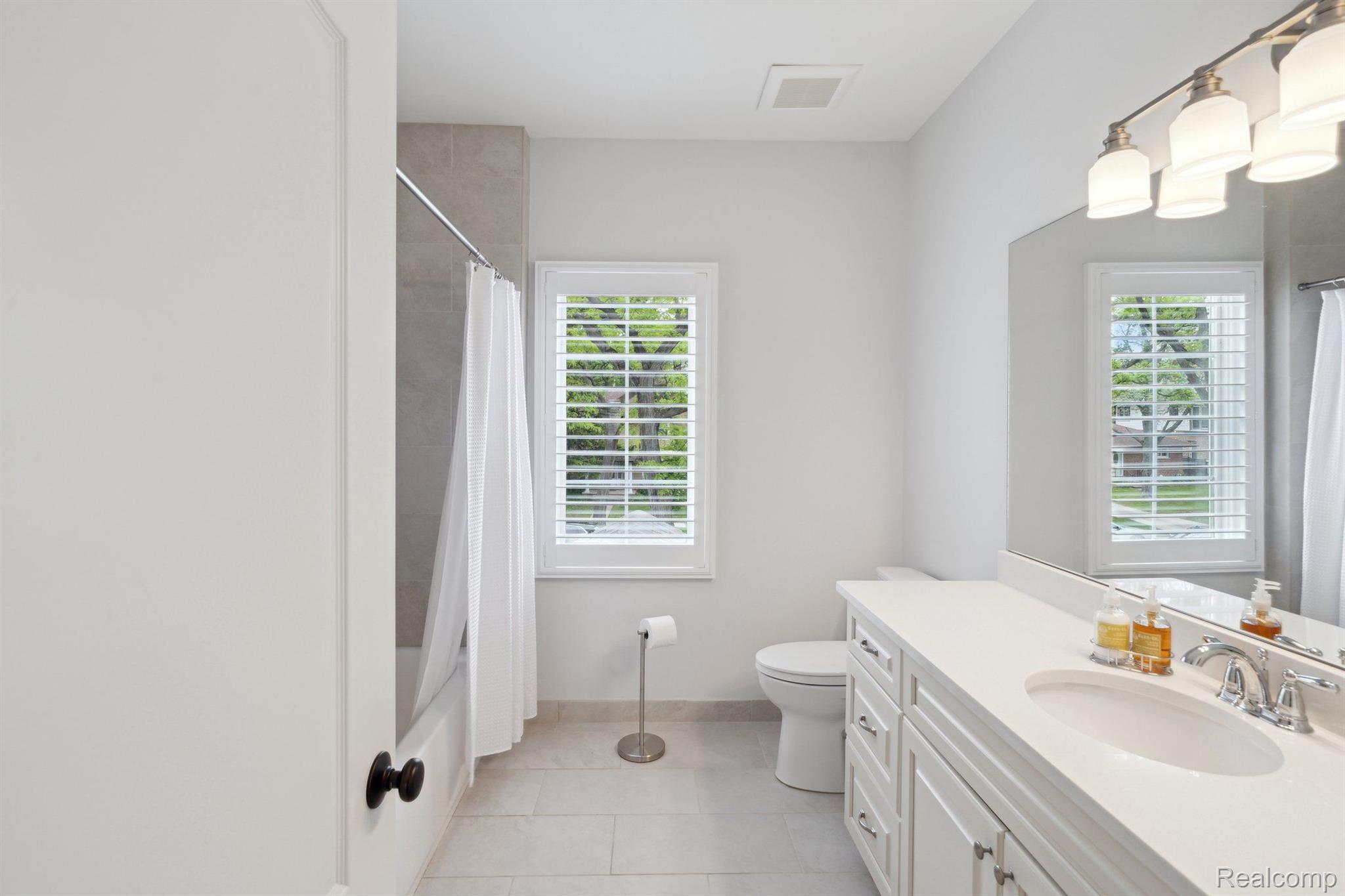 1992 SHIPMAN Boulevard