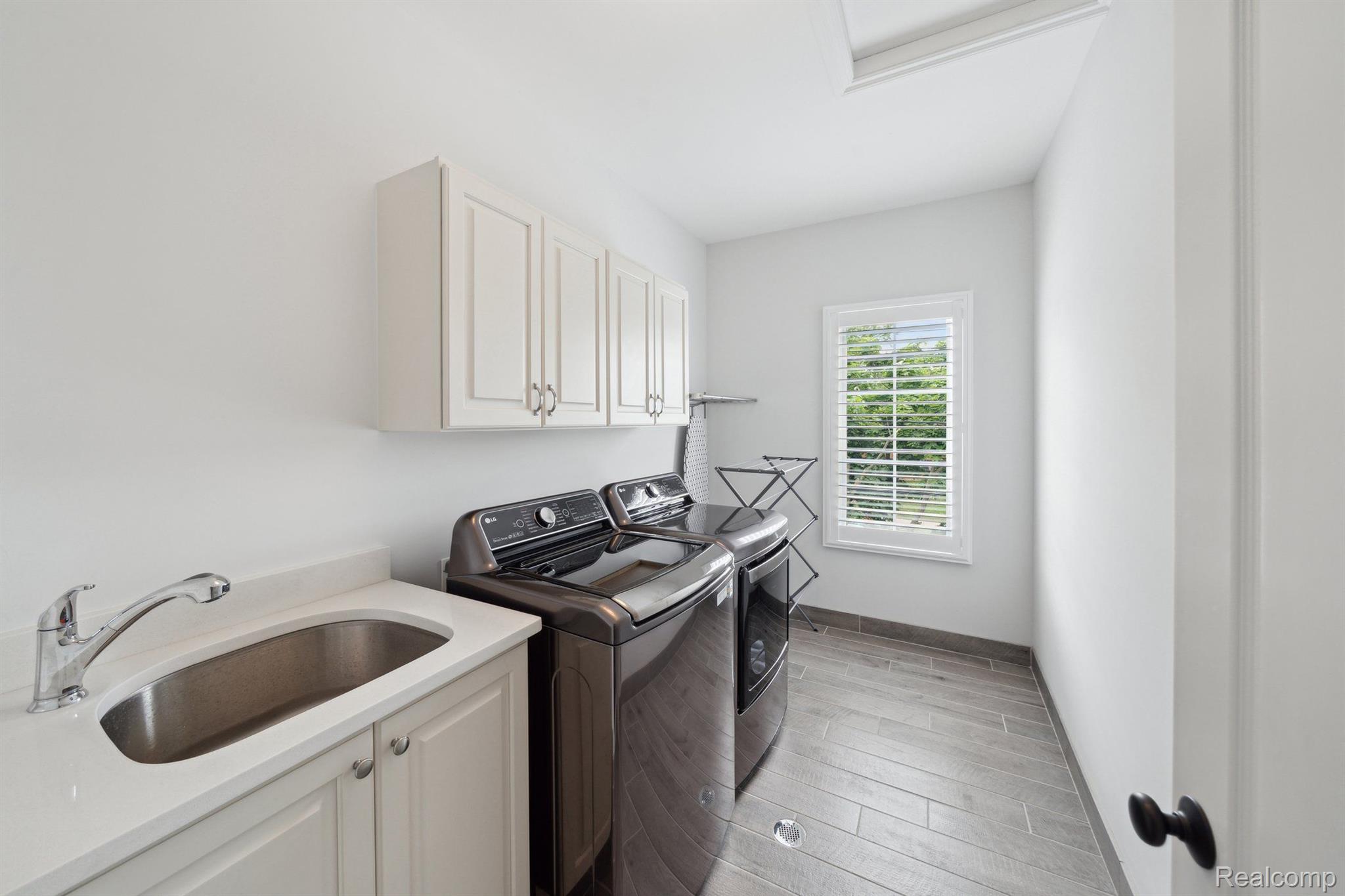 1992 SHIPMAN Boulevard