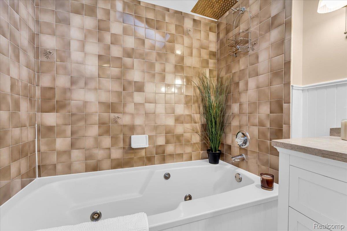 724 W Cambourne Street