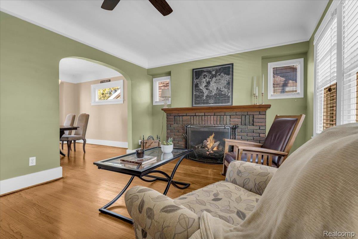 724 W Cambourne Street