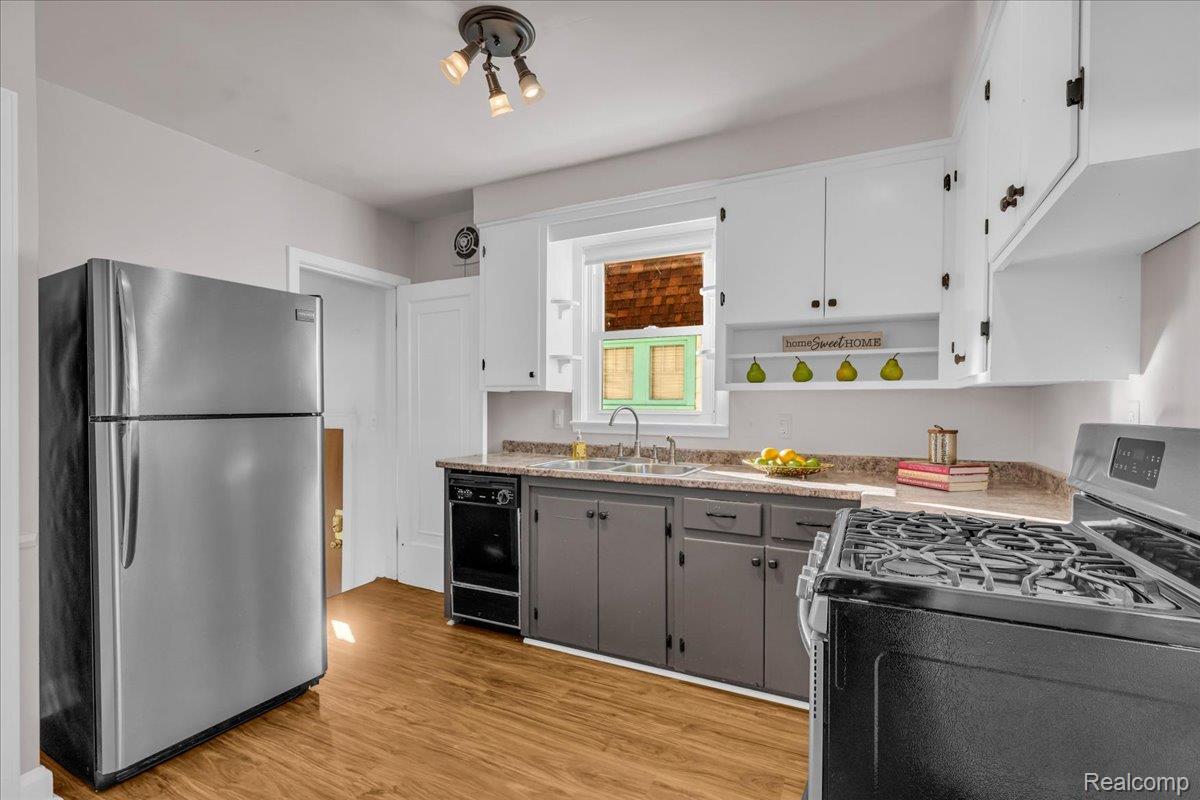 724 W Cambourne Street